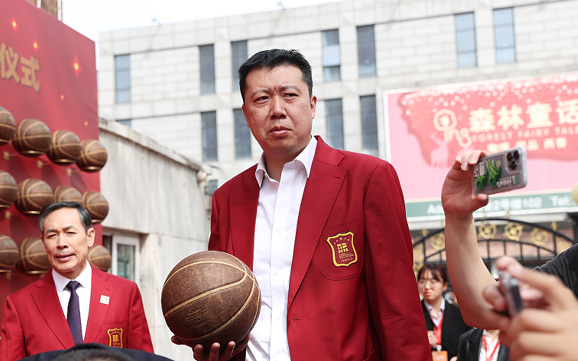 包含中国篮球名人堂第二批名单：王治郅、苗立杰入选？的词条