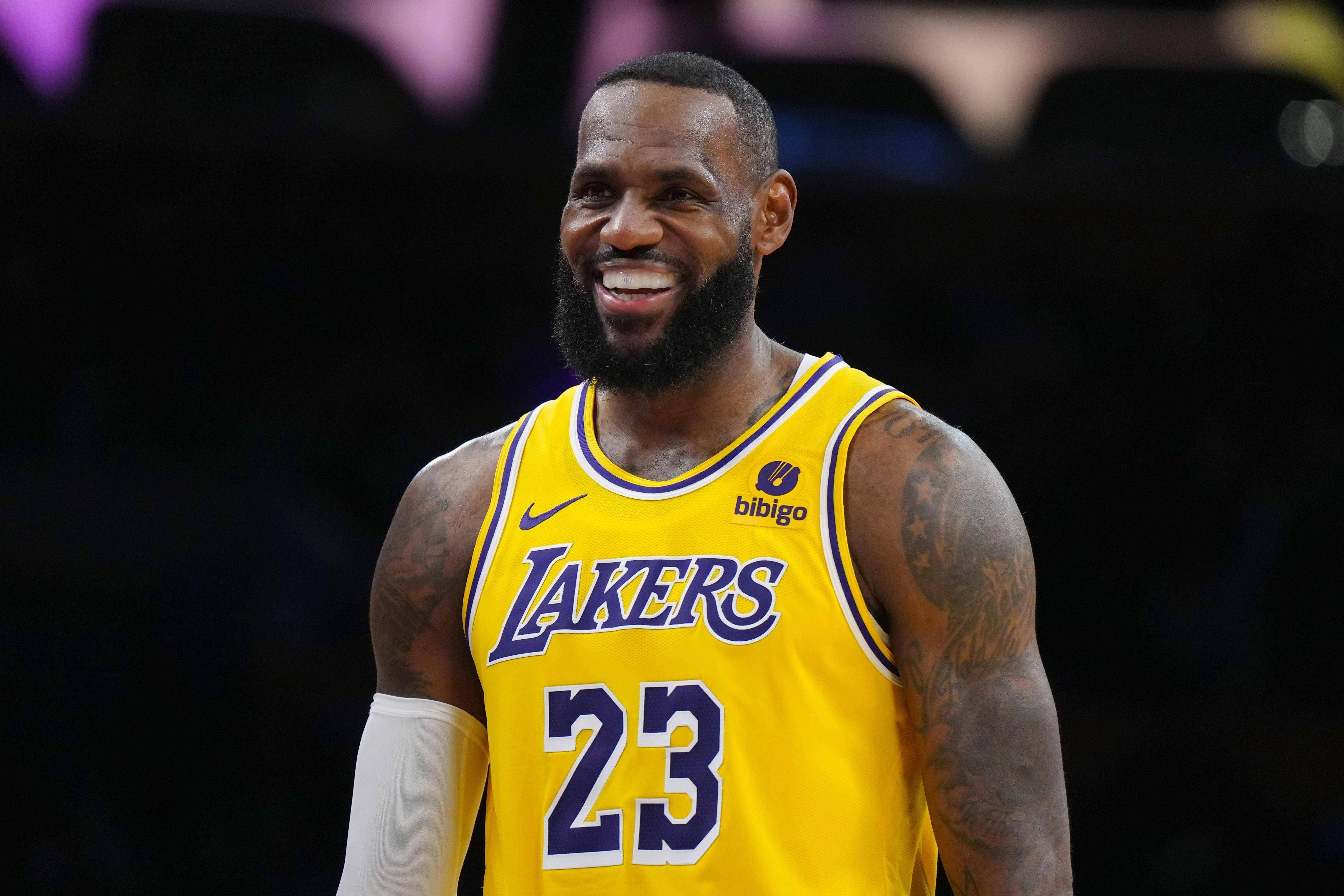 包含NBA历史75大球星排名更新，约基奇首进前20的词条