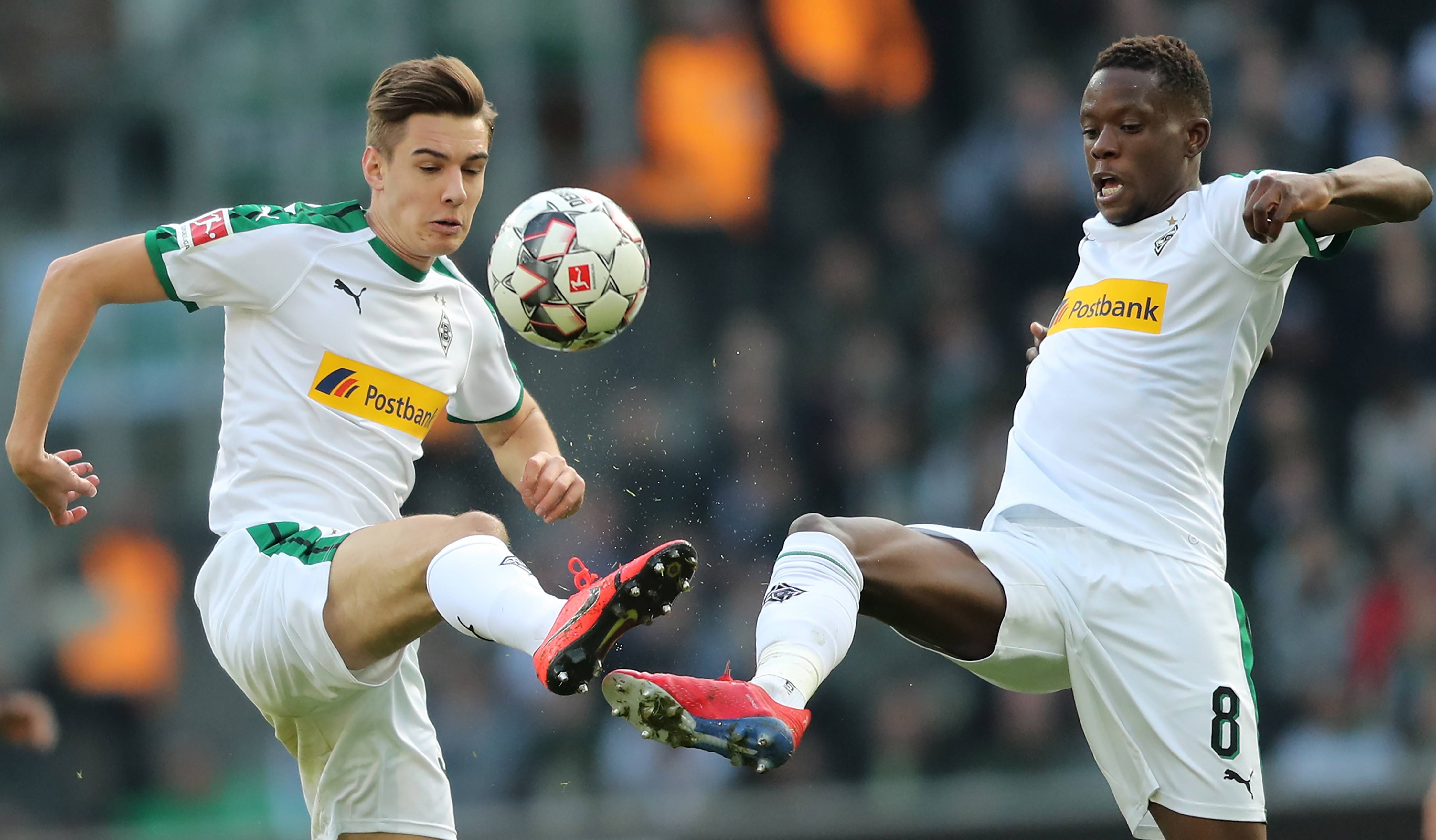 德国杯冷门频出,德甲豪门遇阻的简单介绍 德国杯冷门频出,德甲豪门遇阻的简单介绍